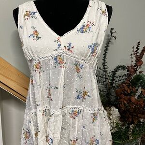 Rewind Floral Patterned Top with Lace Trim